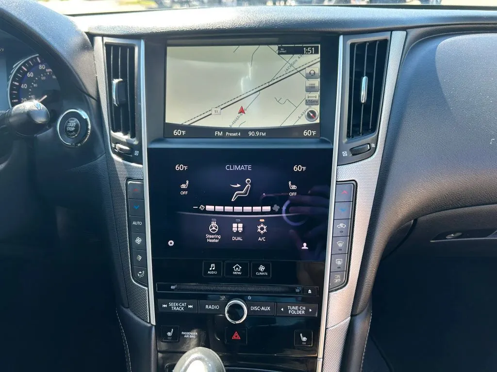 Infiniti Q50 photo 34