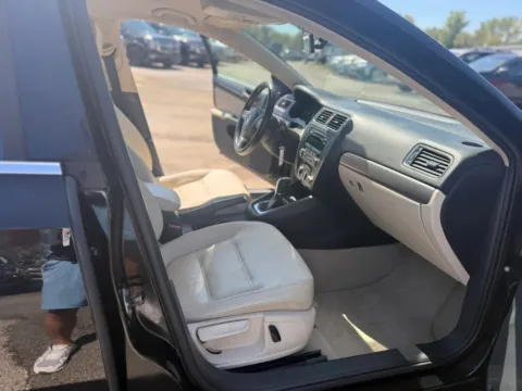 Photos of 2014 Volkswagen Jetta 2.0L TDI Sedan 4D for sale in Broken Arrow, OK at JT Wholesale Auto, Inc.