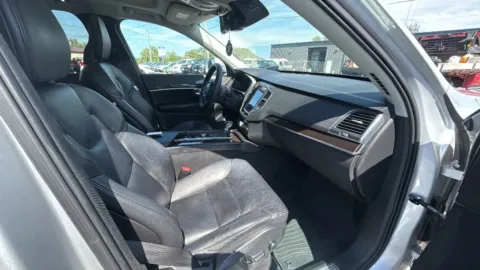 More photos of 2019 Volvo XC90 T6 Momentum Sport Utility 4D at JT Wholesale Auto, Inc., OK