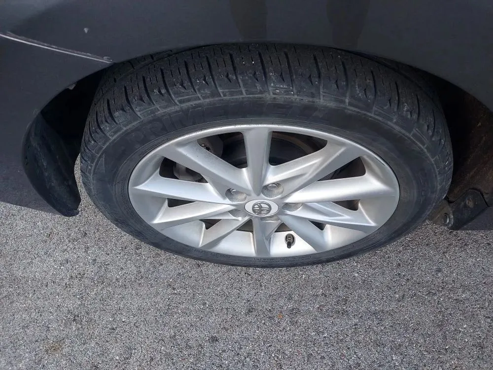 Toyota Prius V photo 16