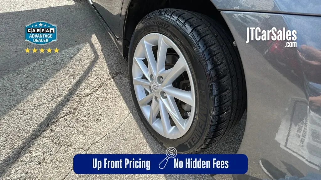 Toyota Prius V photo 27