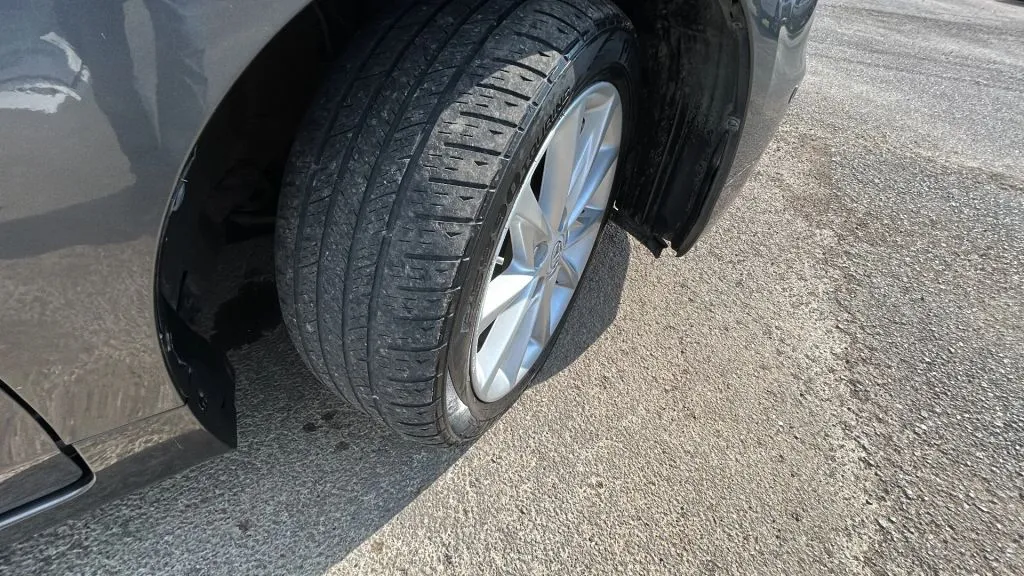 Toyota Prius V photo 24