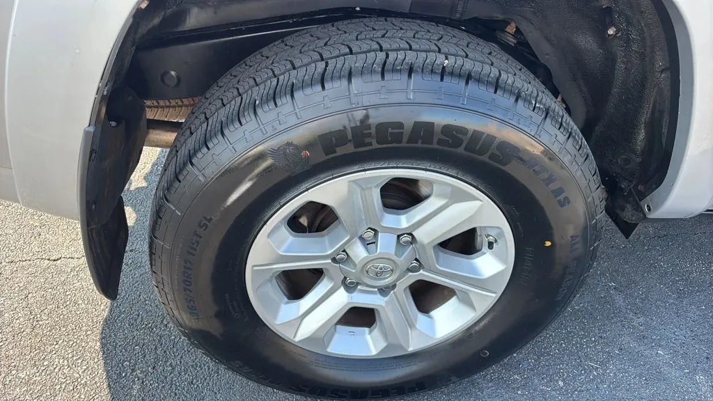 Toyota 4Runner photo 39