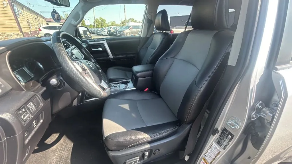 Toyota 4Runner photo 27