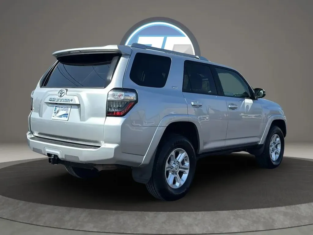 Toyota 4Runner photo 9