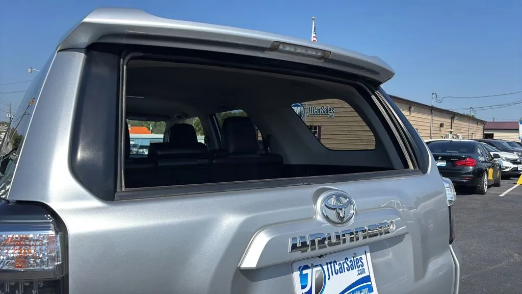 Toyota 4Runner photo 32