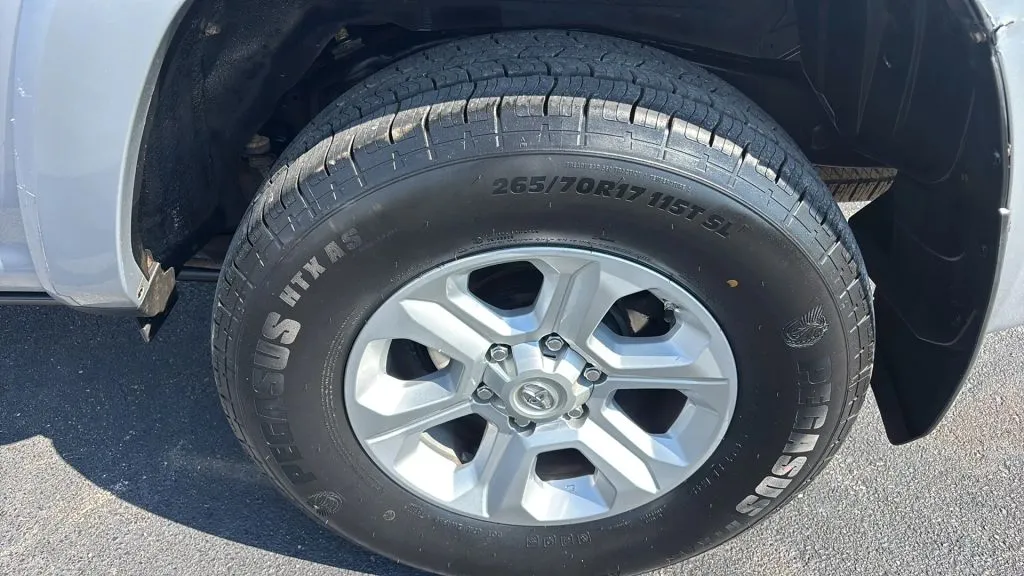 Toyota 4Runner photo 37