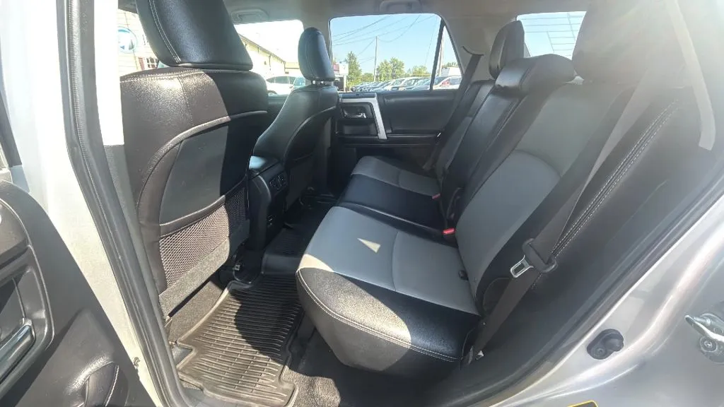 Toyota 4Runner photo 29