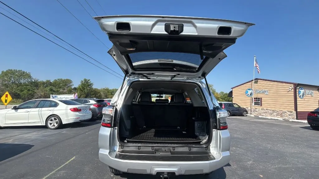 Toyota 4Runner photo 25