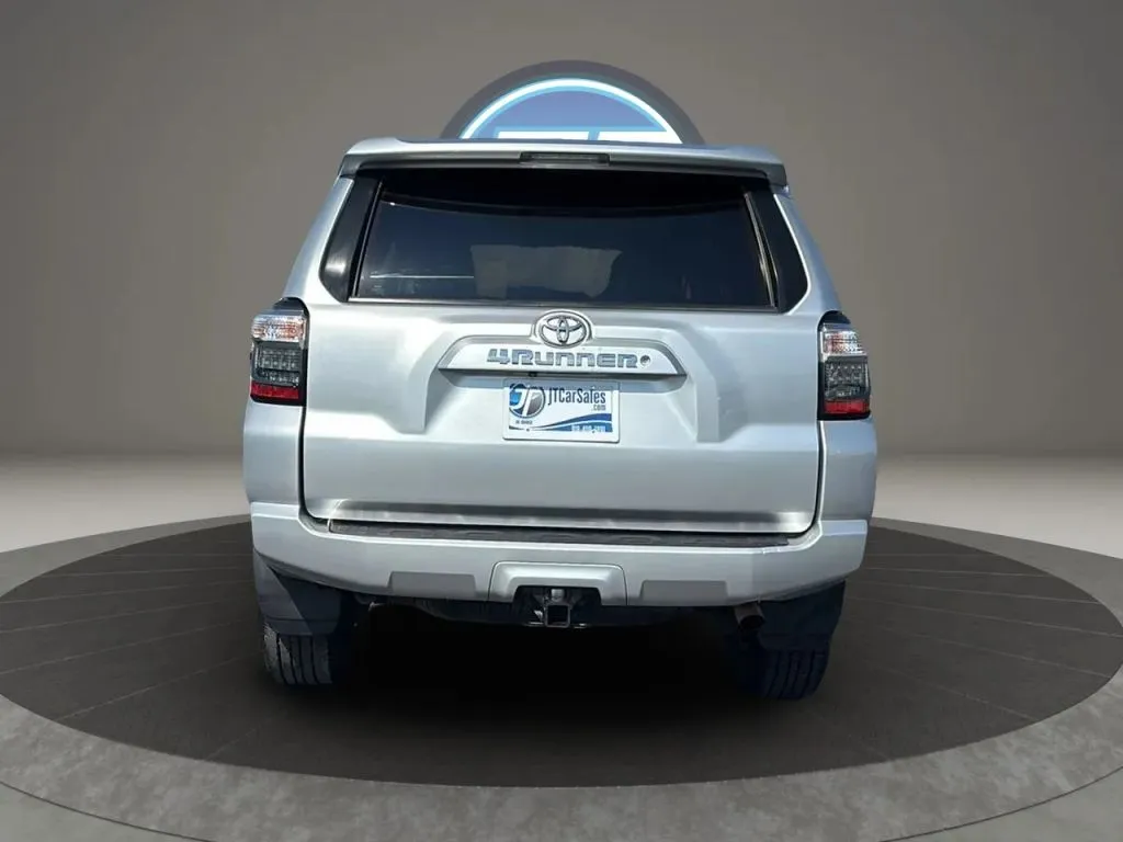 Toyota 4Runner photo 12