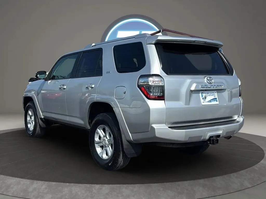 Toyota 4Runner photo 18
