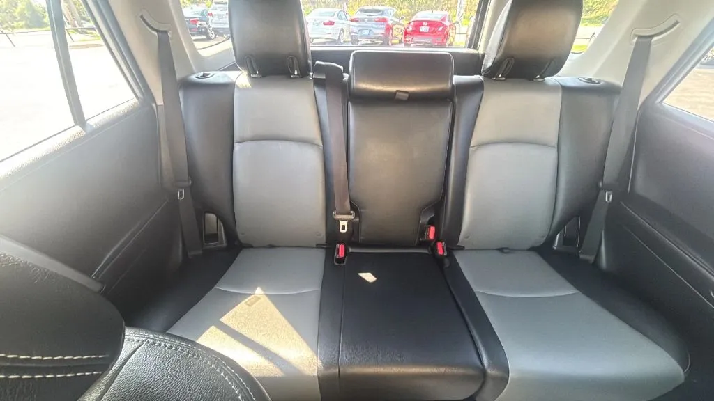 Toyota 4Runner photo 14