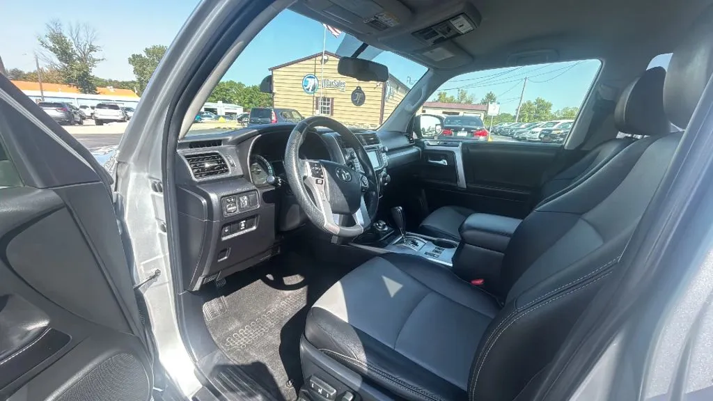 Toyota 4Runner photo 23