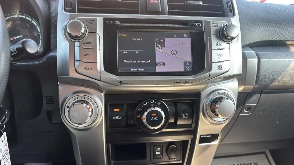 Toyota 4Runner photo 8