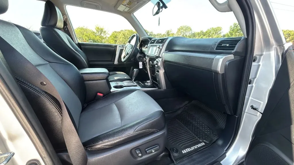 Toyota 4Runner photo 34