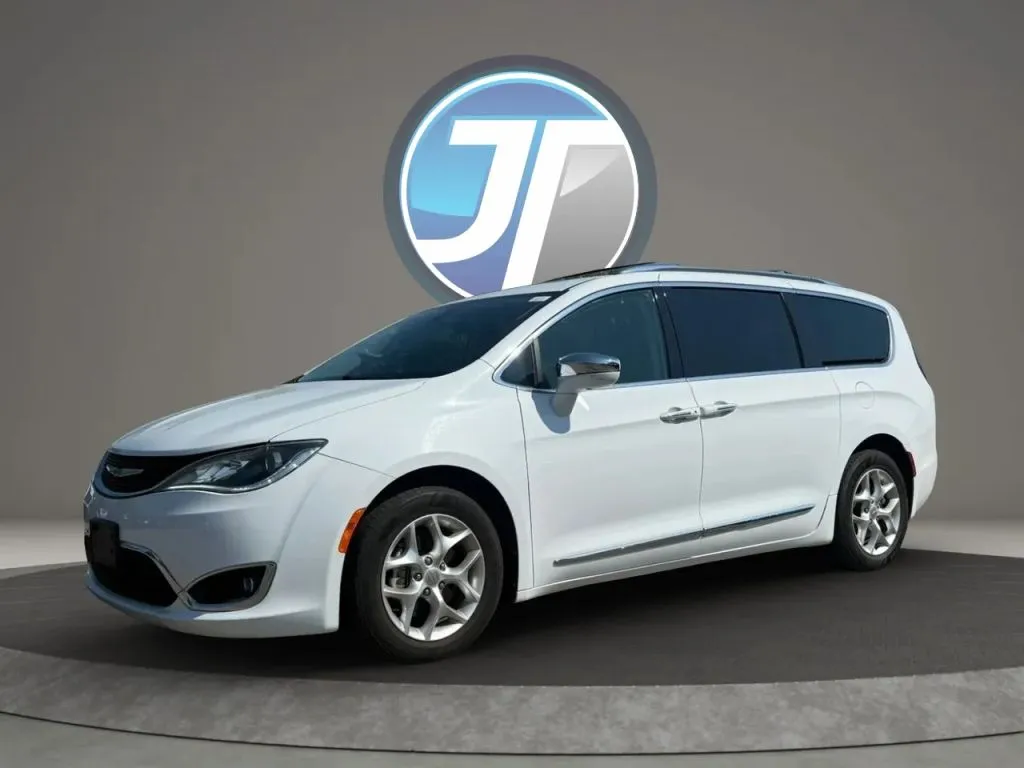 Chrysler Pacifica photo 7