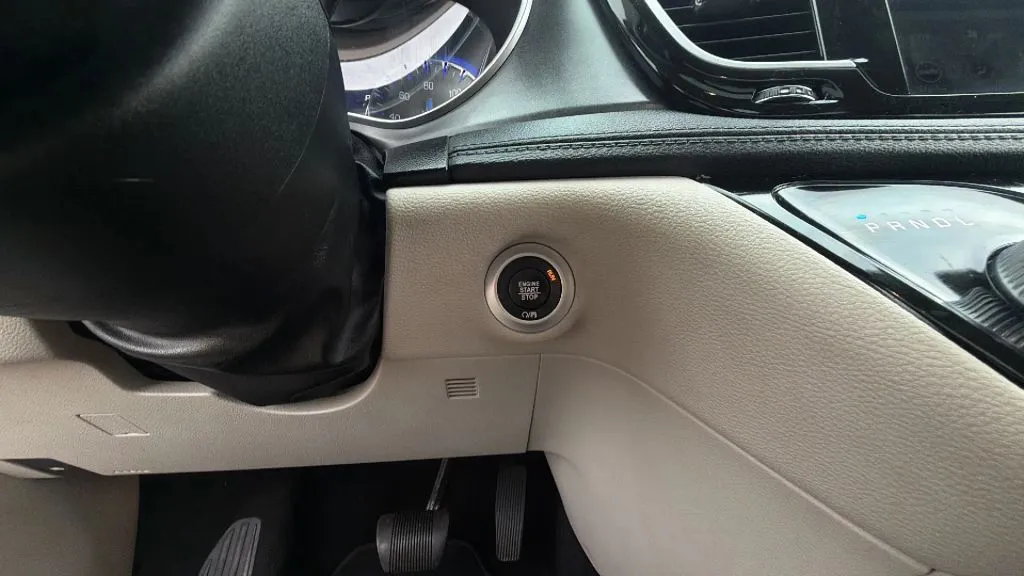 Chrysler Pacifica photo 47
