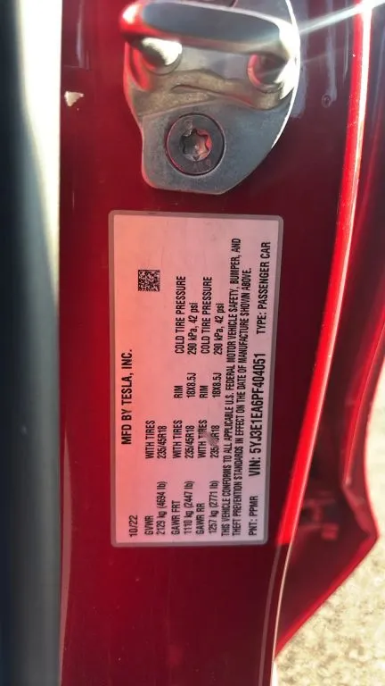 Tesla Model 3 photo 48