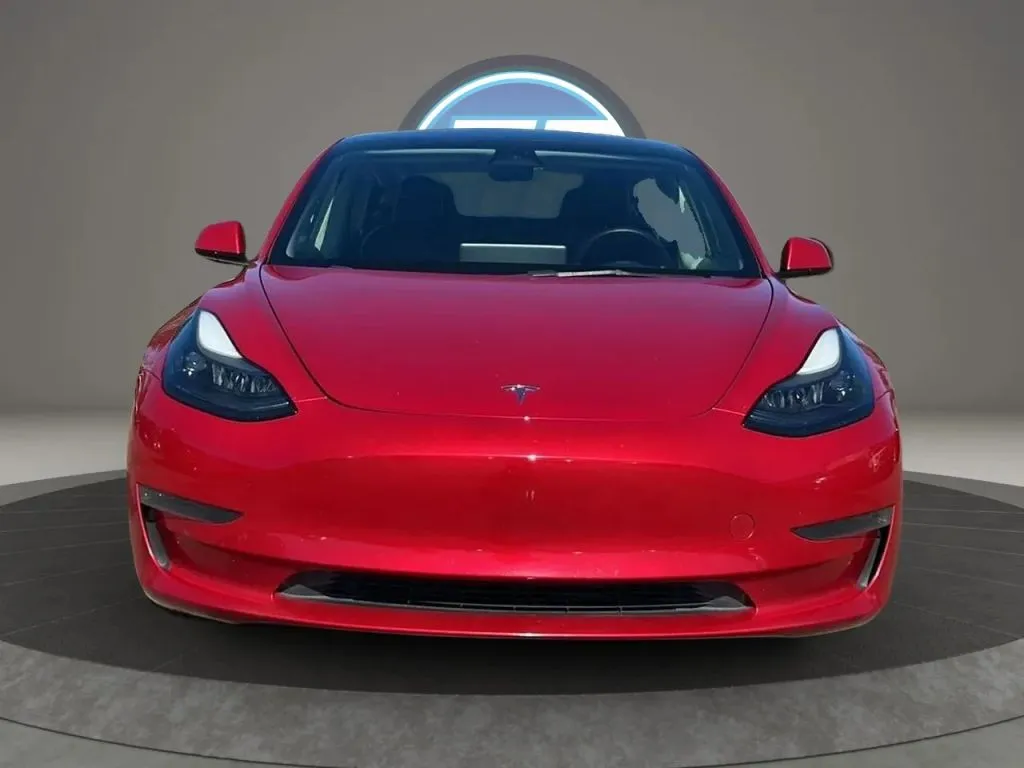 Tesla Model 3 photo 7