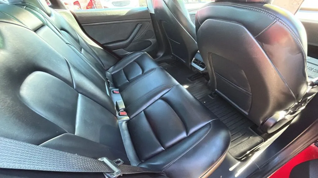 Tesla Model 3 photo 37