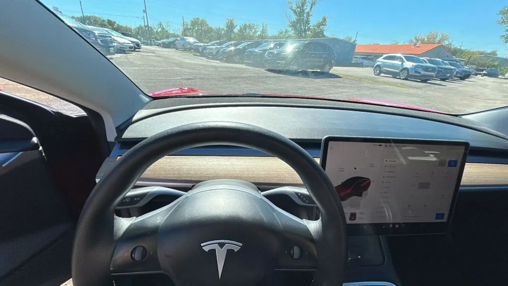 Tesla Model 3 photo 44