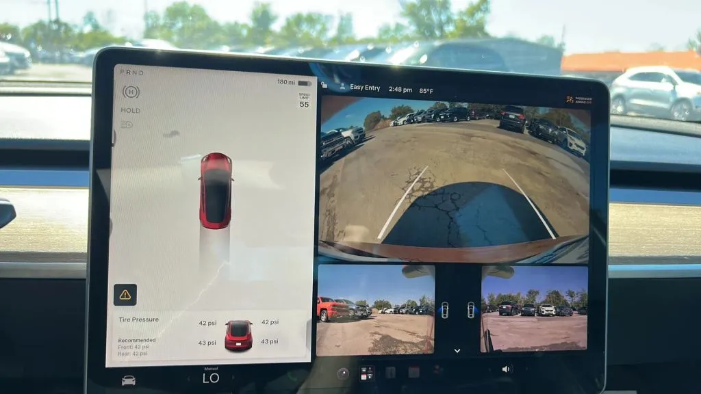 Tesla Model 3 photo 33