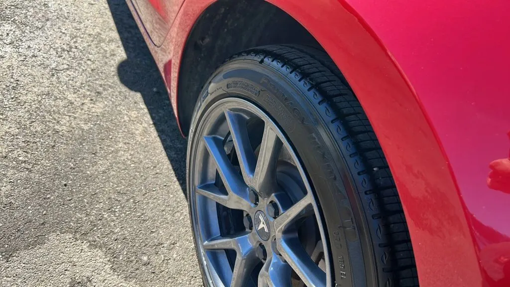 Tesla Model 3 photo 46
