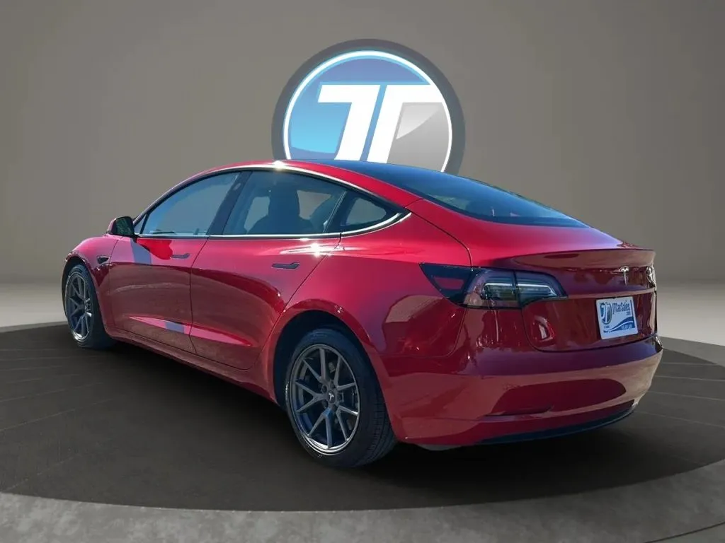 Tesla Model 3 photo 15