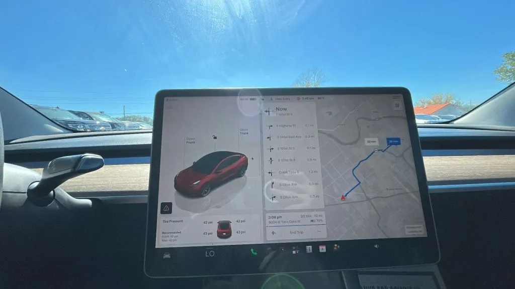 Tesla Model 3 photo 29