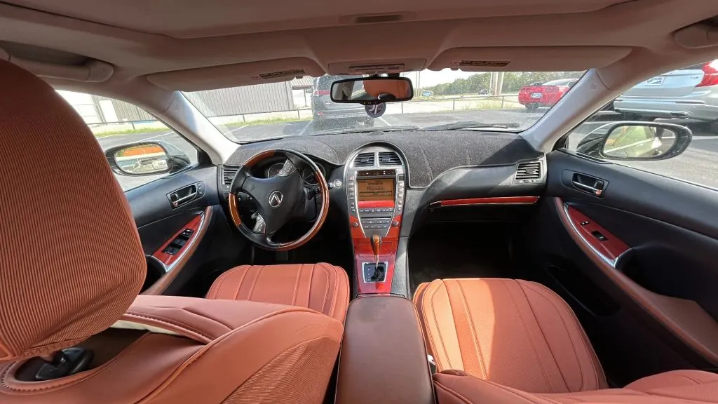 Lexus ES photo 7