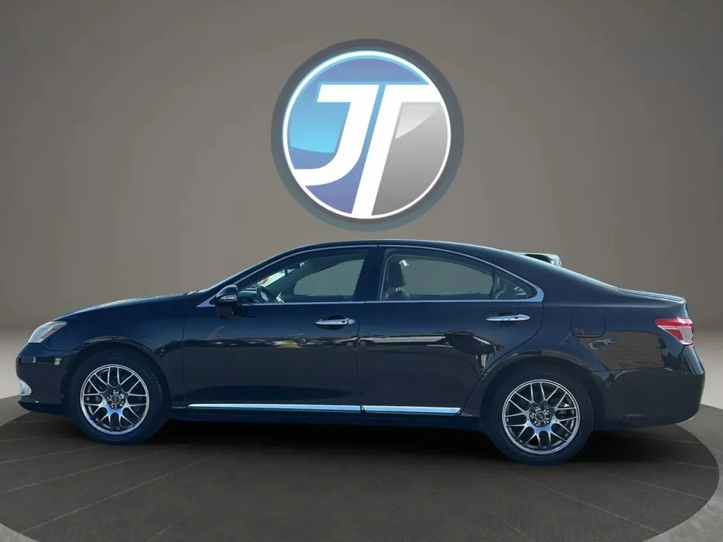 Lexus ES photo 23