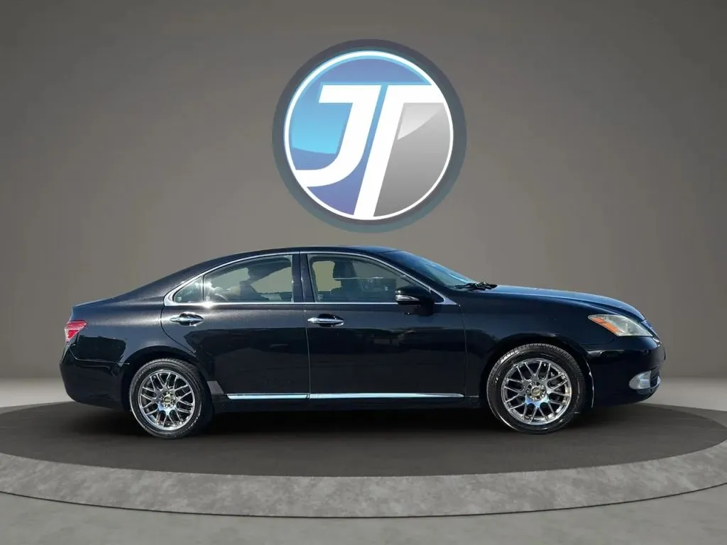 Lexus ES photo 10