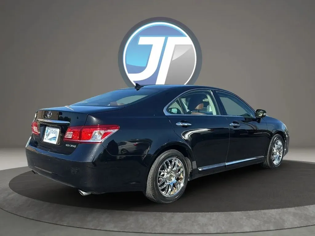 Lexus ES photo 12