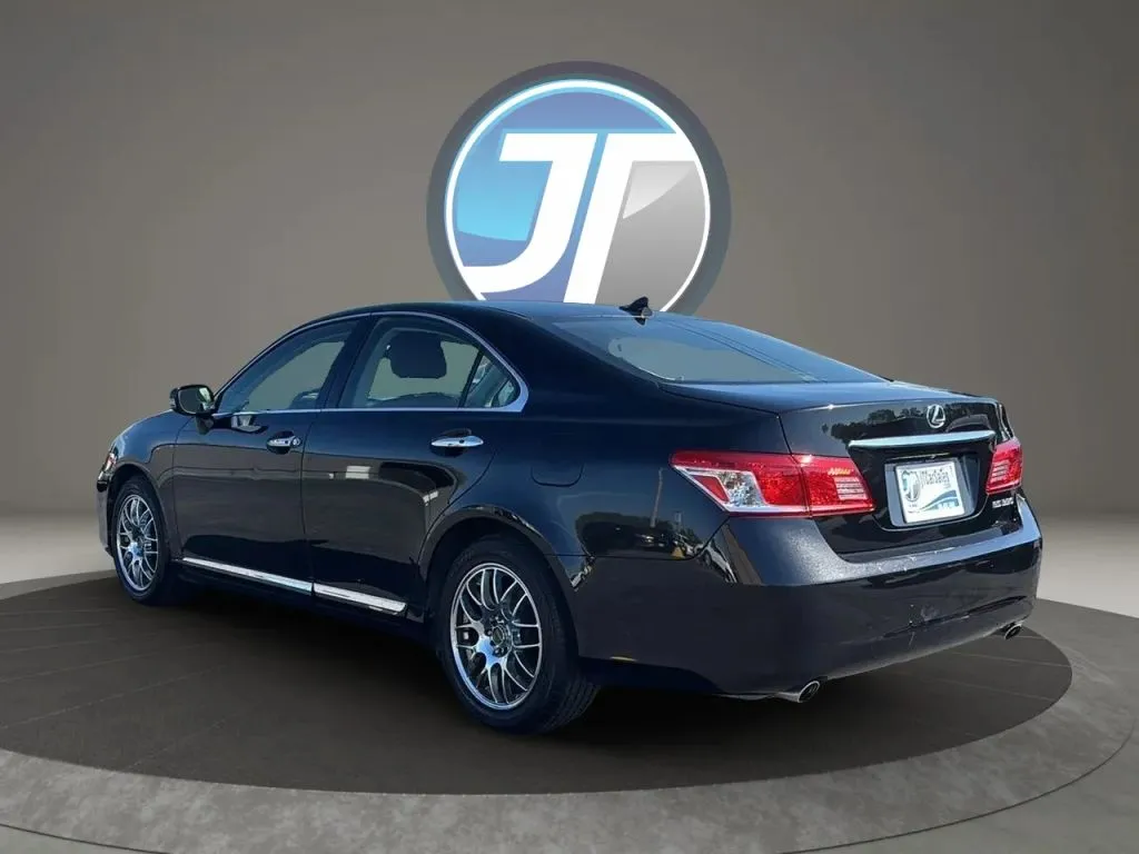 Lexus ES photo 19
