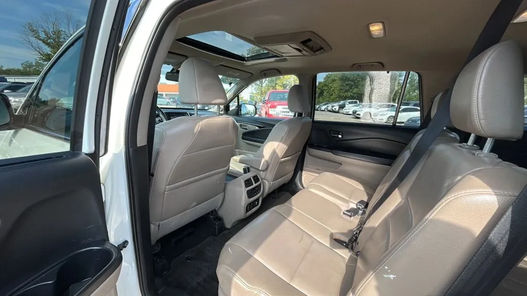 Honda Pilot photo 17