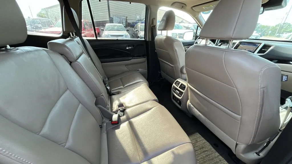 Honda Pilot photo 12