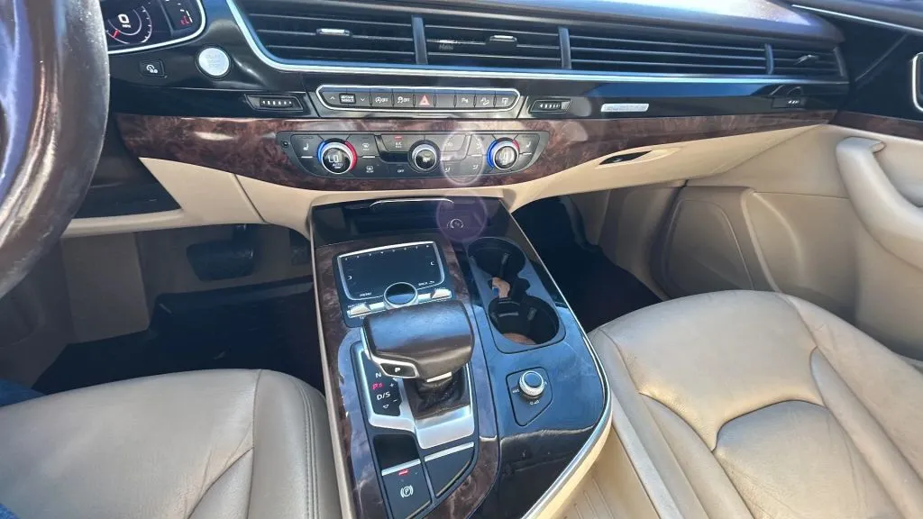 Audi Q7 photo 8