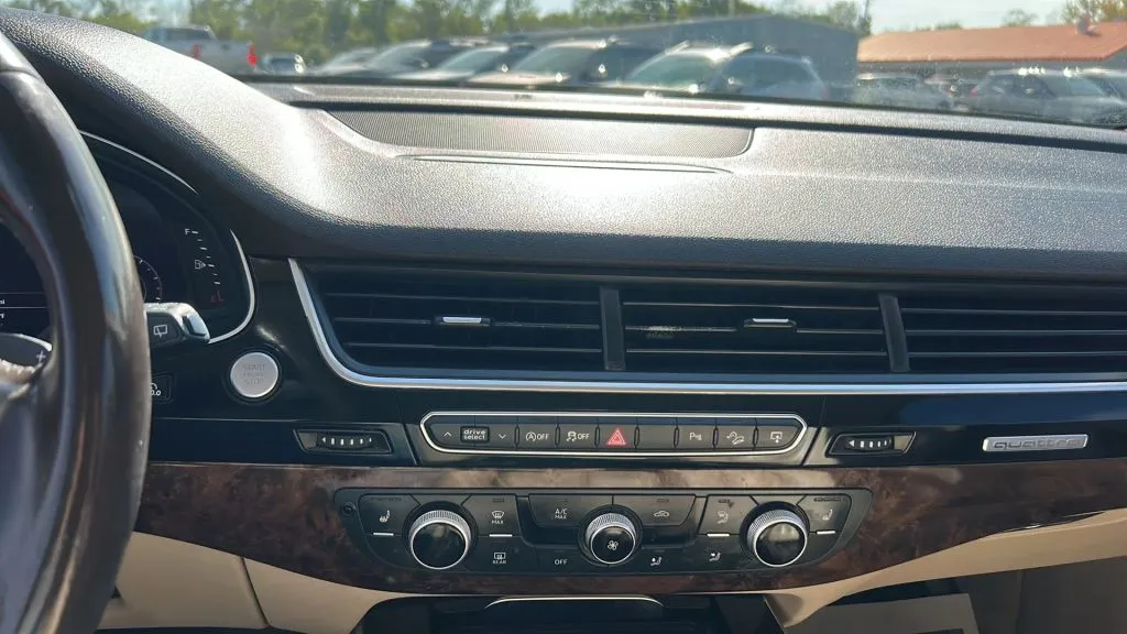 Audi Q7 photo 27
