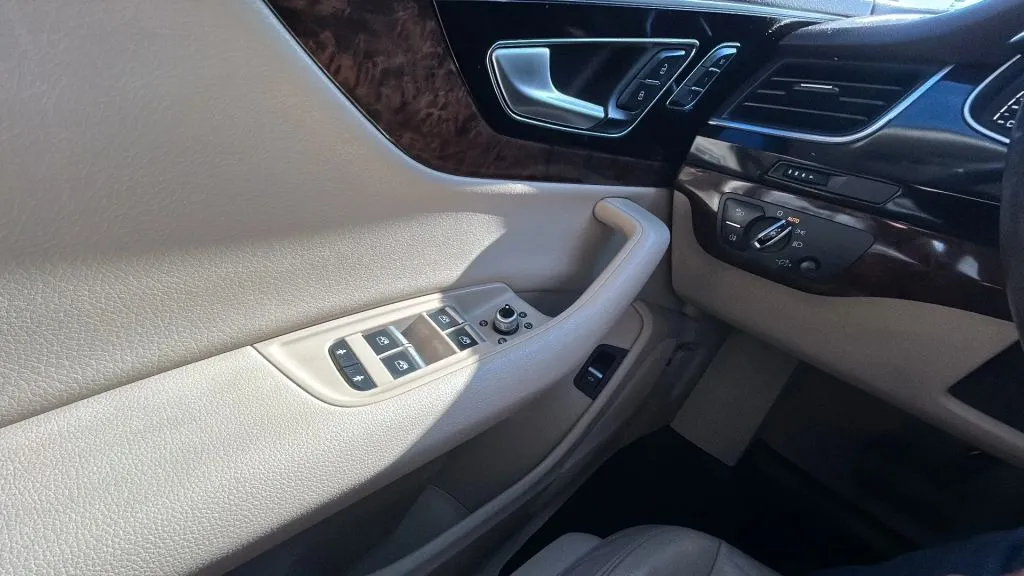 Audi Q7 photo 29