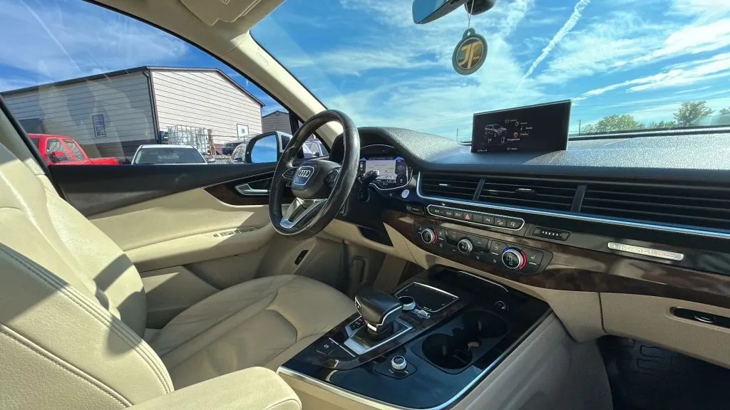 Audi Q7 photo 12