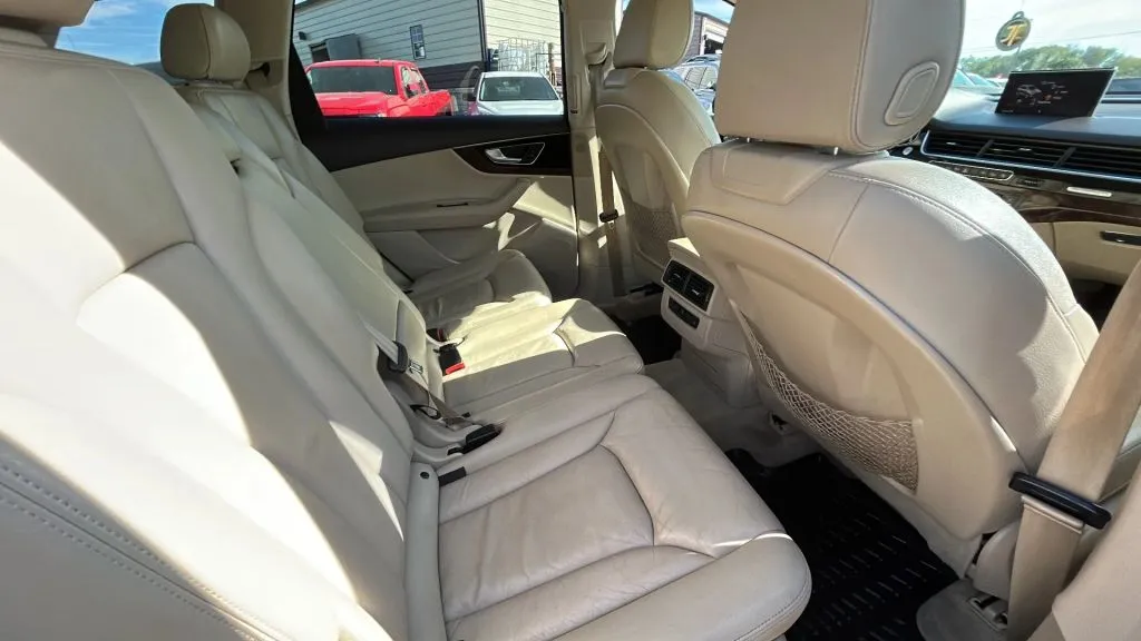 Audi Q7 photo 21