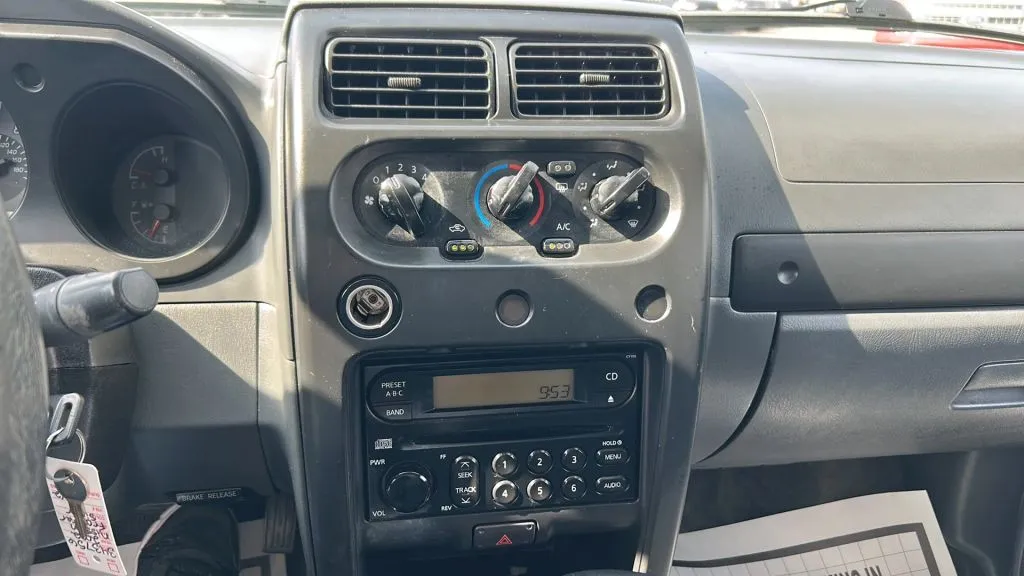 Nissan Frontier photo 13