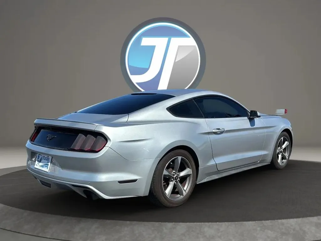 Ford Mustang photo 9