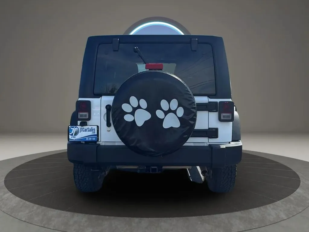 Jeep Wrangler photo 13