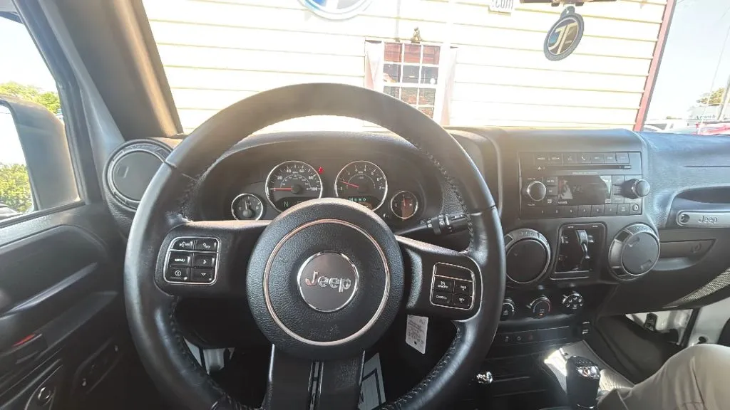 Jeep Wrangler photo 23
