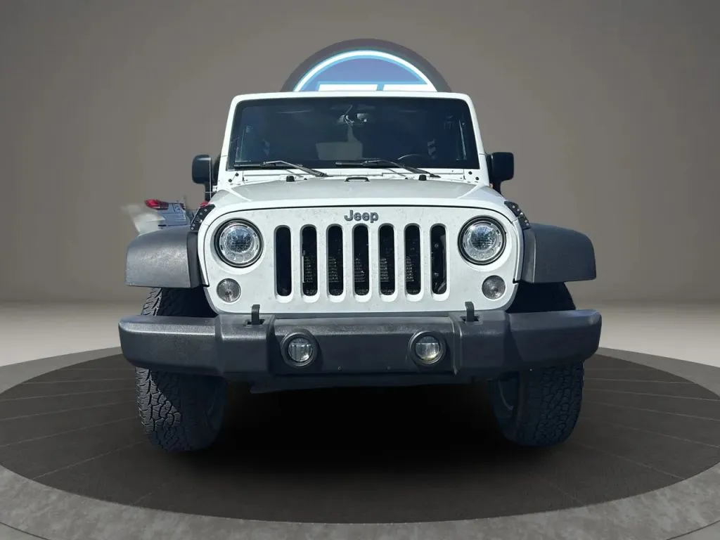 Jeep Wrangler photo 3