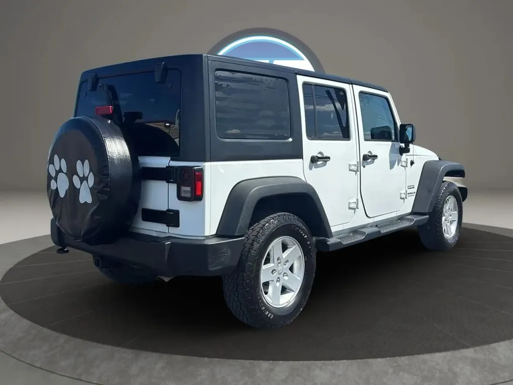 Jeep Wrangler photo 11