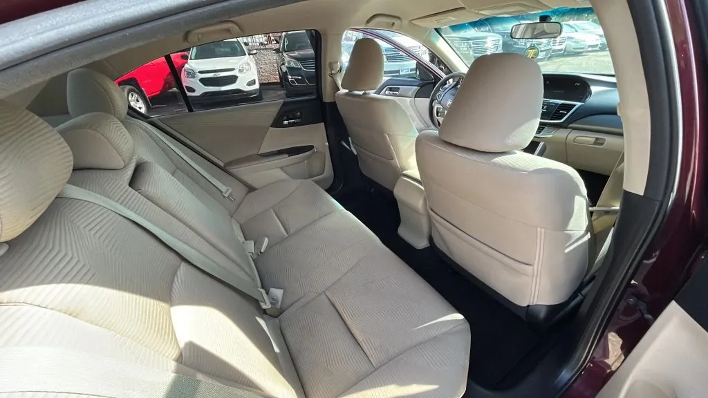 Honda Accord photo 13