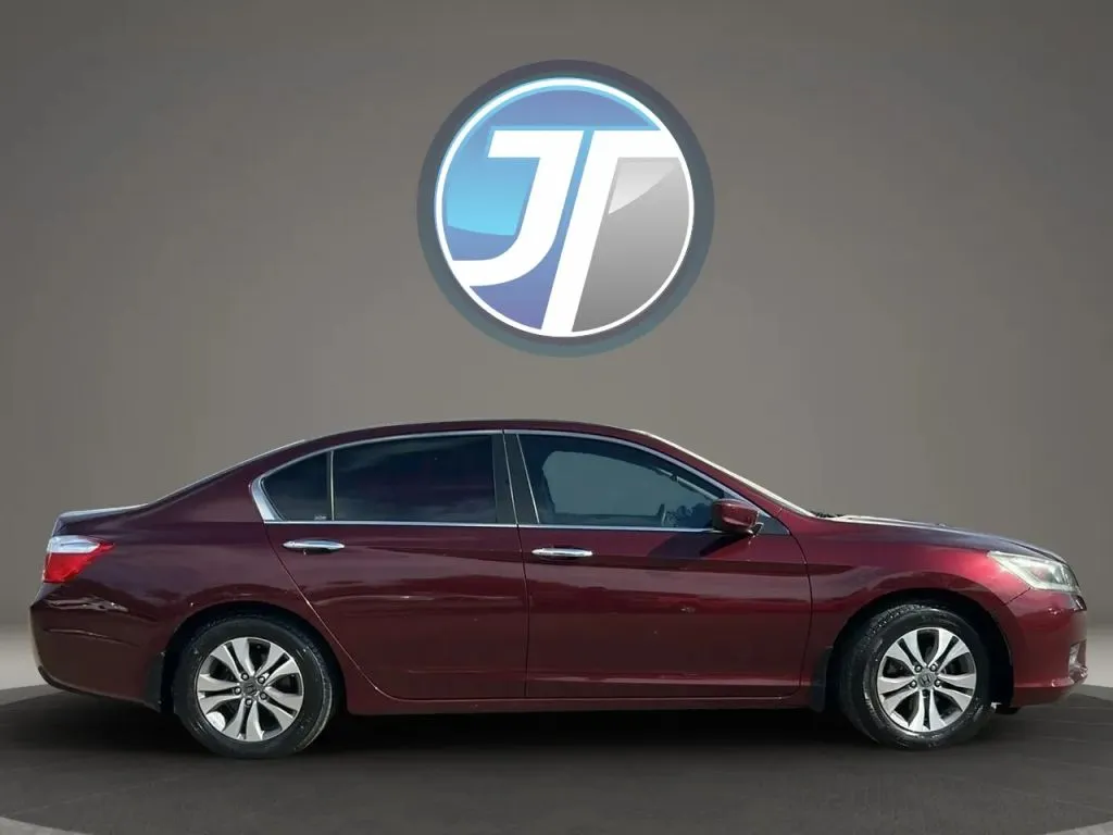 Honda Accord photo 12