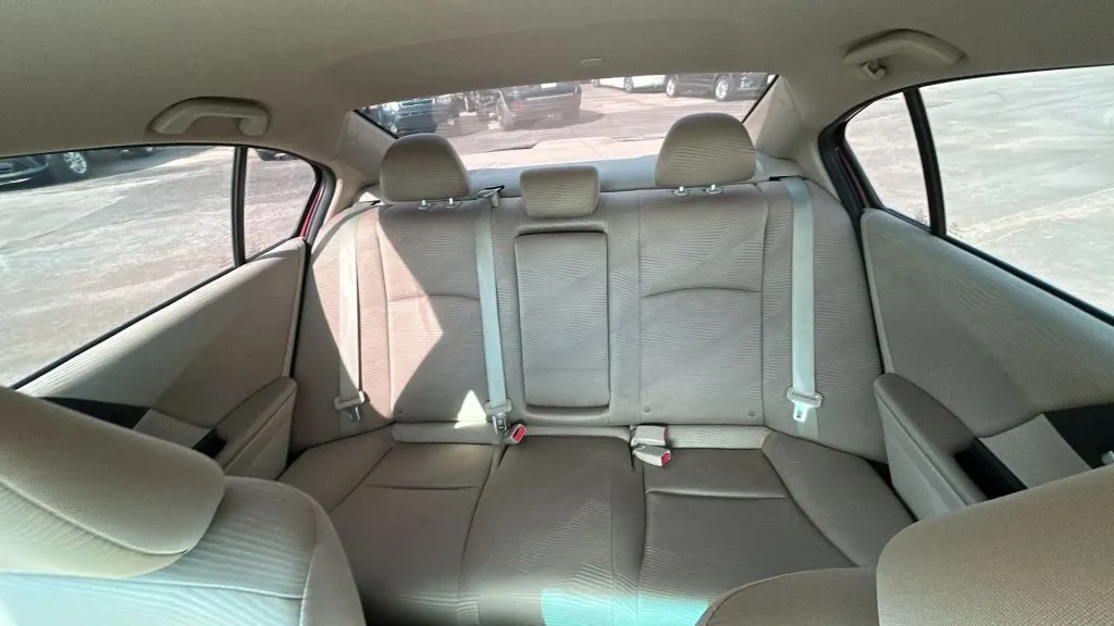 Honda Accord photo 9